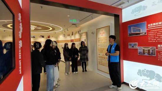 书香润校园,健康铸未来——广州荔湾区图书馆与荔湾区合兴苑.