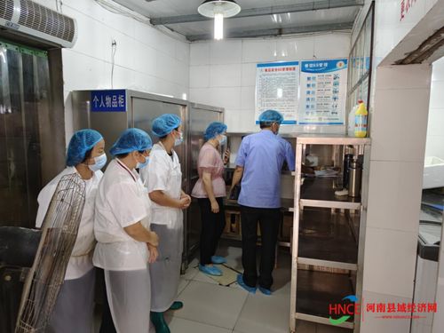商丘市梁园区市场监督管理局 严把食品安全关 守护校园开学季